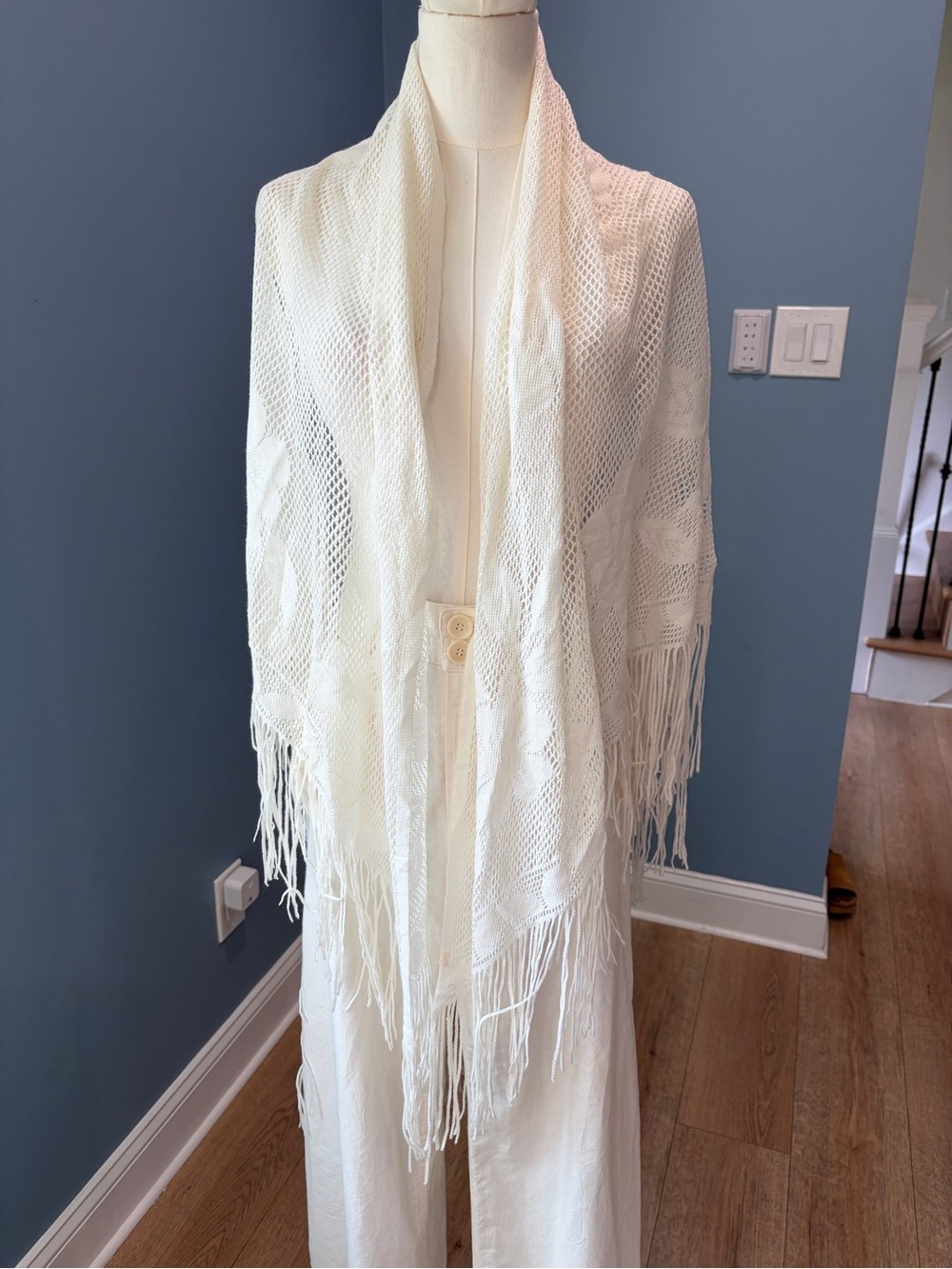 Vintage Ivory Crochet Floral Fringe Shawl Wrap Boho Bridal Festival Scarf